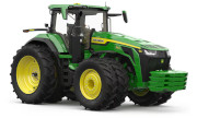 John Deere 8R 440 tractor photo